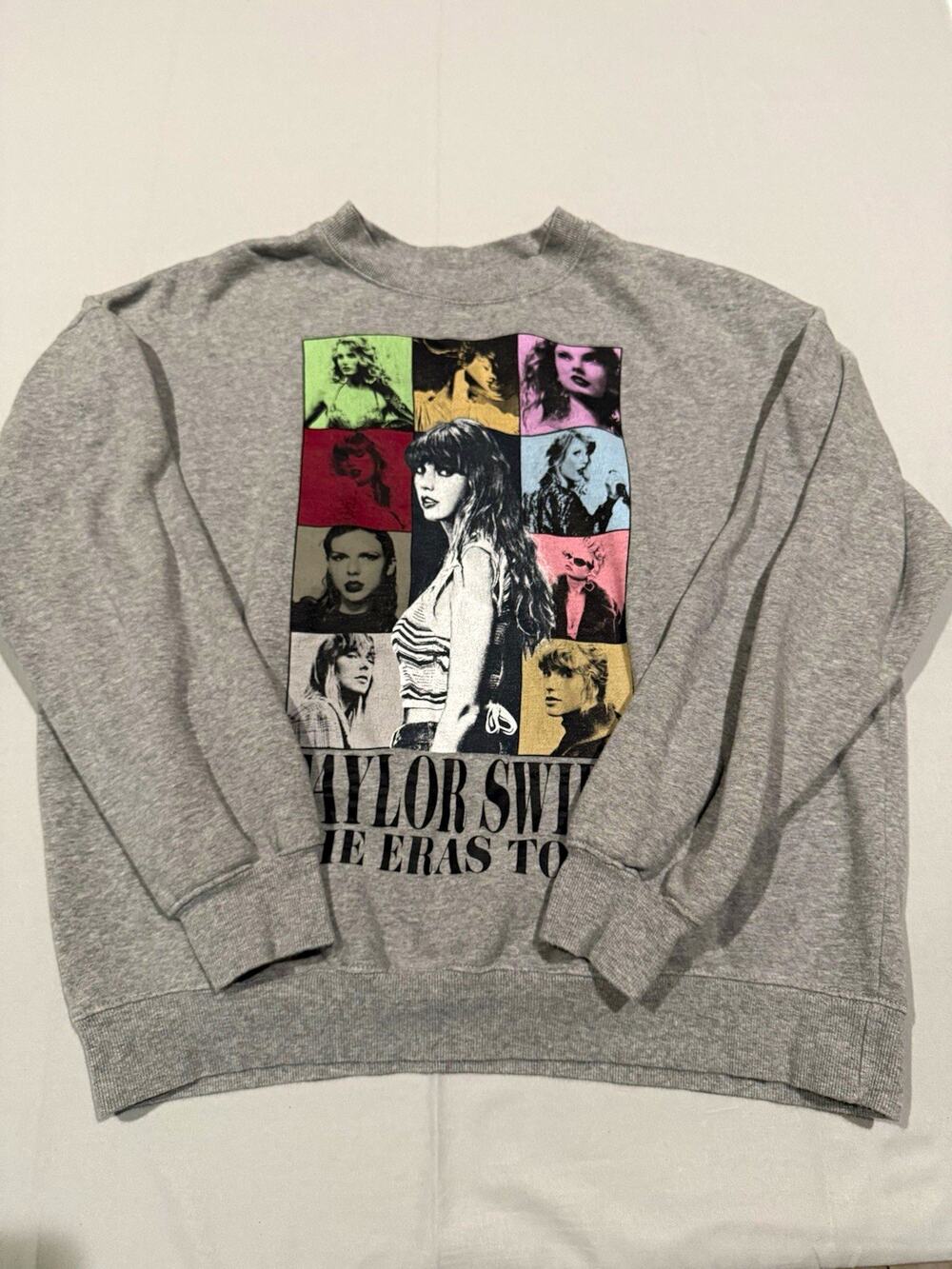 Taylor Swift The Eras Tour Gray Crewneck Pullover Graphic Logo Sweatshirt M